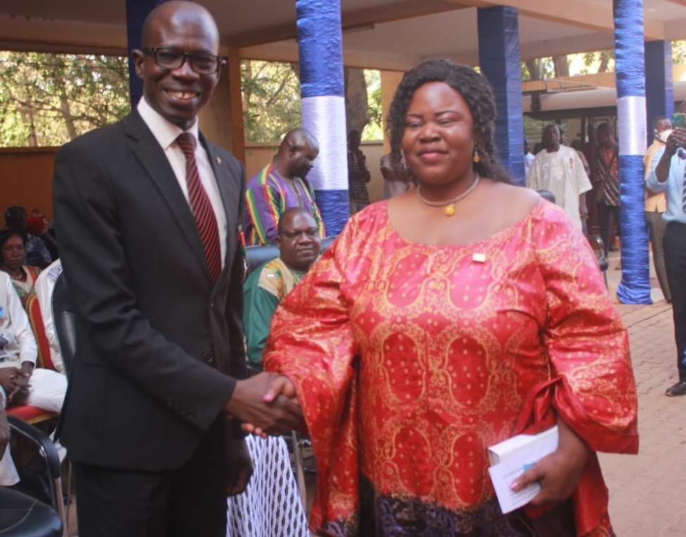 Félicitations du président du CSC, Azize Bamogo à Queen Mafa