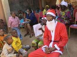 Les enfants avec le père Noël