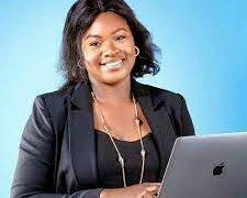 Soloprenariat : Les explications de Yéri Dorothée Sib, Média social manager