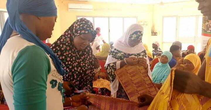 Sanmatenga : 70 femmes outillées en confection de serviettes hygiéniques