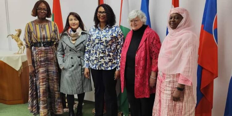 La guilde des femmes des Nations unies aux côtés des enfants vulnérables du Burkina Faso