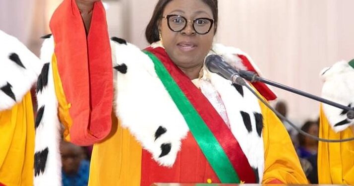 Burkina Faso : Fatimata Sanou Touré, l’unique femme parmi les nouveaux membres du conseil constitutionnel