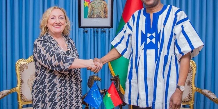 La représentante spéciale de l’Union européenne en visite chez le ministre des affaires étrangères