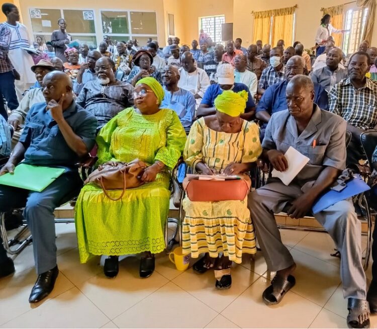 Les participants au panel de la Fondation Revie