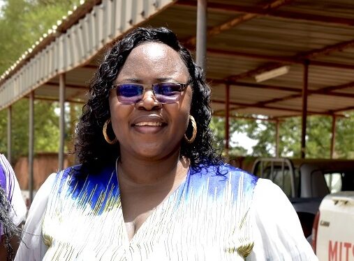 Queen Mafa distinguée chevalier de l’ordre du mérite de la santé et de l’action sociale avec agrafe promotion de la femme