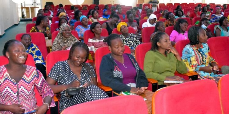 Burkina Faso : Une journée de formation gratuite sur l’insertion professionnelle au profit de 125 femmes et jeunes filles