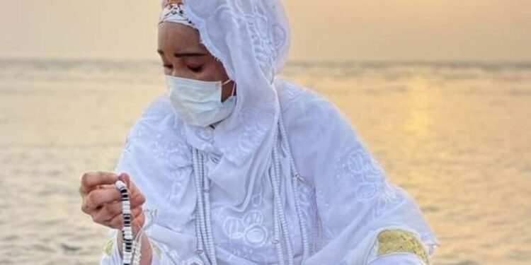 Fait divers: Fanta Sangaré, la Femme qui  prétend « Prier sur l’Eau »