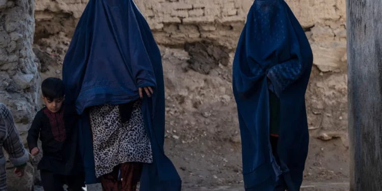 Afghanistan :  une nouvelle loi empêche les femmes d’aller à l’école après 12 ans