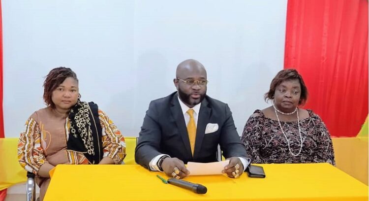 Hassana Ouattara (magistrate), Pr charlemagne (président de la SOGOB); Dr Sabine Liliou (gynécologue obstétricienne). Atelier sur les Droits en Santé sexuelle et reproductive (DSSR)