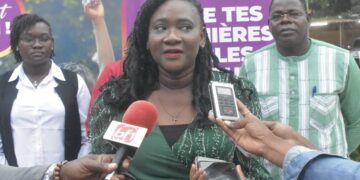 ‘’Mon bébé grandit ‘’ : Une œuvre de Francine Kongo Guigma sur les menstrues