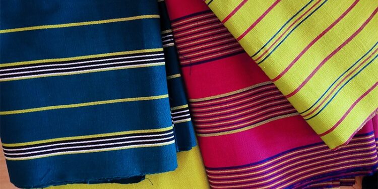 Burkina Faso : L’importation du fil de tissage et de pagne tissé, interdite jusqu’à nouvel ordre