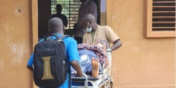 Une femme enceinte passe un concours professionnel étant sur une civière, le cri de cœur de Dr Nestorine Sangaré