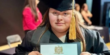 Ana Victoria Espino De Santiago, première avocate porteuse de trisomie 21, défie les attentes