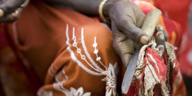 Bobo-Dioulasso : Une fillette de 18 mois frôle la mort suite à une excision