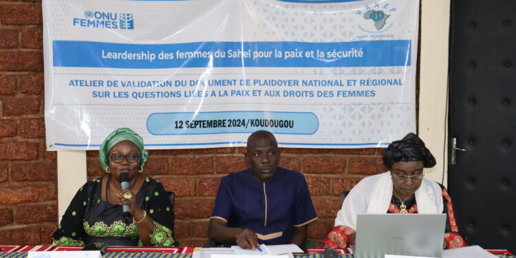 plus de 30 représentantes d'organisations féminines et d'institutions étatiques ont pris part à l'atelier