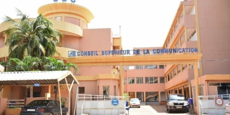 Publicités sur des alcools forts : Marina Market, Liza Market et la Clef des châteaux/Sodibo mis en demeure