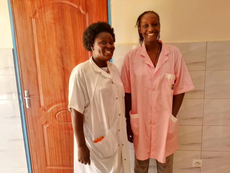 Hélène KOARA/OUEDRAOGO 
Infirmière responsable du centre de Bilaadga et la sage-femme, Prisca Yolande YE