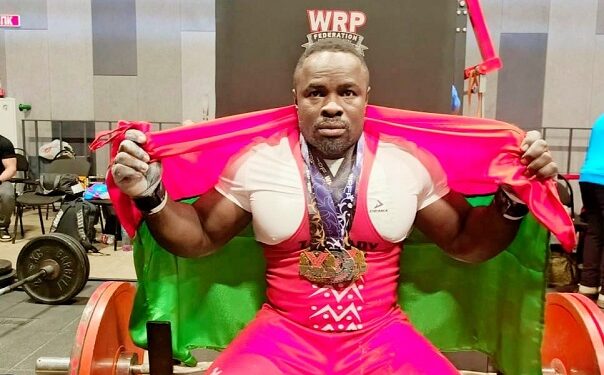 Powerlifting : Bady Zan le caterpillar, double champion du monde
