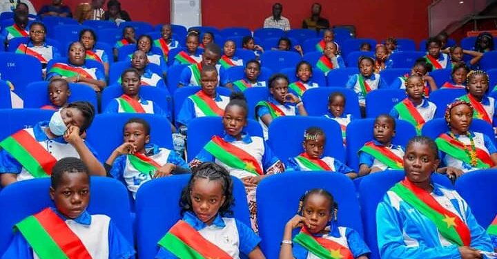 Burkina Faso : Les enfants en dialogue avec des membres du gouvernement