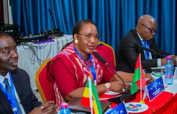 Conférence internationale sur les nouveaux paradigmes : Olivia Rouamba partage son expérience