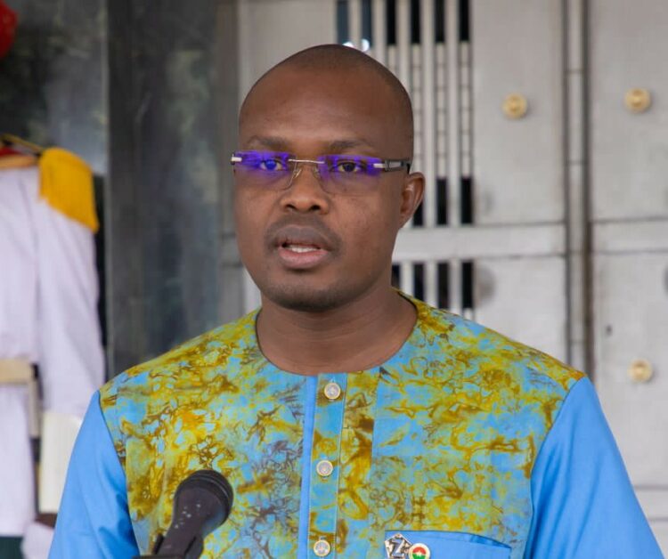 le Premier ministre,
Jean Emmanuel Ouédraogo