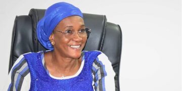 Hôtel administratif du centre : Nandy Somé Diallo salue le travail abattu par les femmes du service de nettoyage