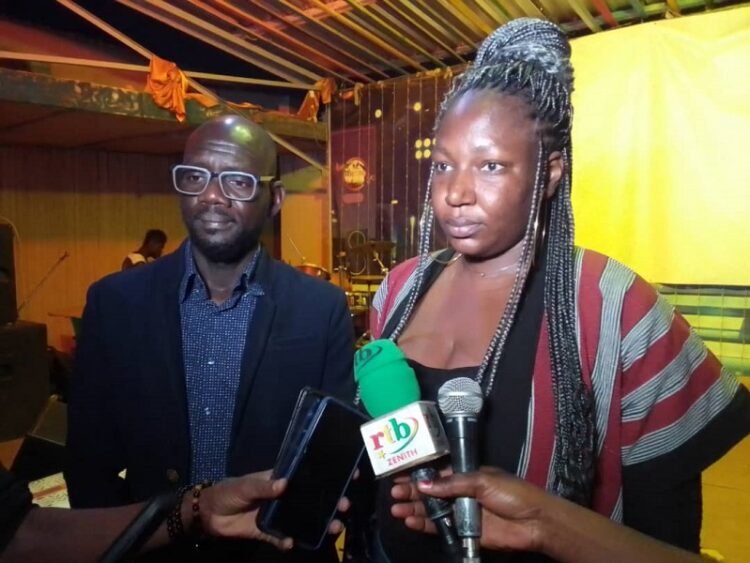L'artiste Yennenga en compagnie de son époux