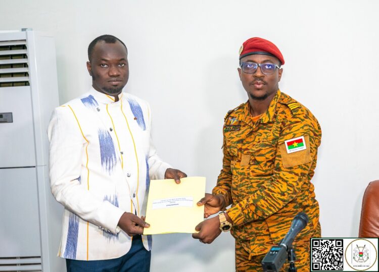 le Capitaine Martha Céleste Anderson Dekomwin MEDAH et Tiraogo Sougrinoma Ibrahim GUIGMA