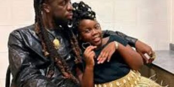 Youssoupha en compagnie de sa fille Imani