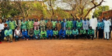 Visite de Madame le Gouverneur de la Région des Hauts-Bassins à l’usine de SAPHYTO