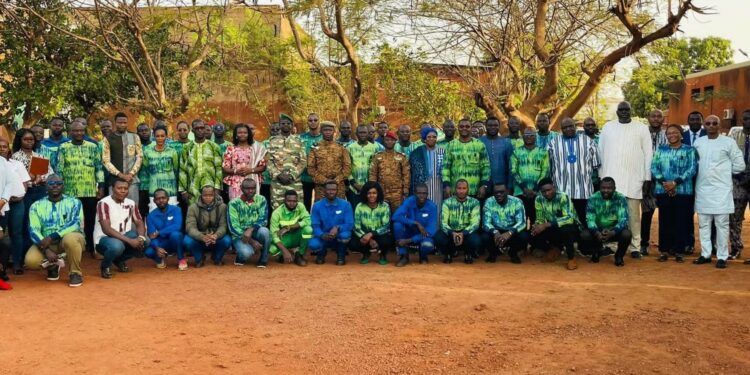 Visite de Madame le Gouverneur de la Région des Hauts-Bassins à l’usine de SAPHYTO