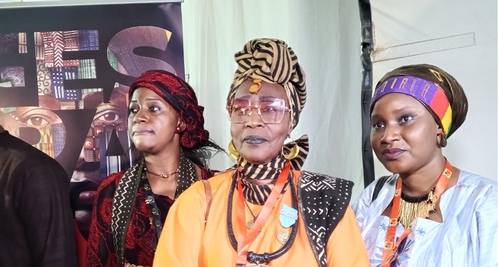 Fatimata Coulibaly, actrice malienne, Chevalier de l'ordre du mérite des arts, des lettres, et de la communication avec agrafe cinématographie