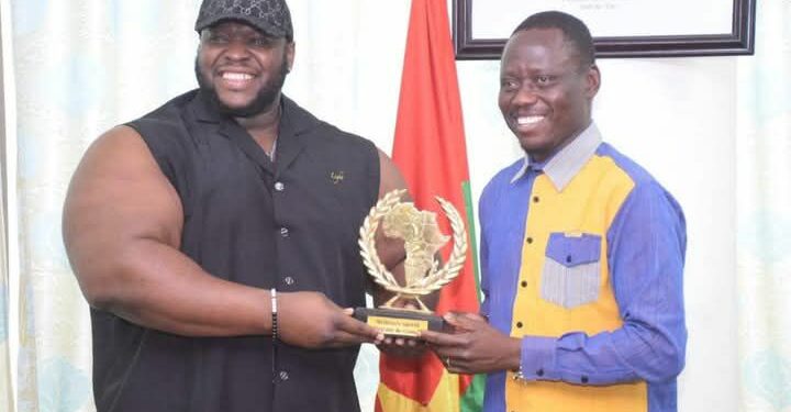Trophée du meilleur sportif africain de l’année 2024 :  Iron Biby dédie son sacre à la toute la nation Burkinabè