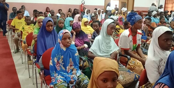 Réseau africain Jeunesse : Un projet éducatif et social pour les filles déplacées internes, lancé