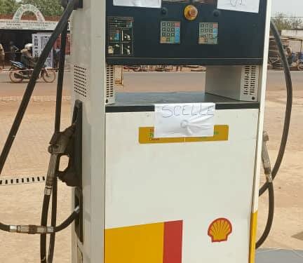La station-service Shell Réo, fermée pour vérification des quantités de carburant servies
