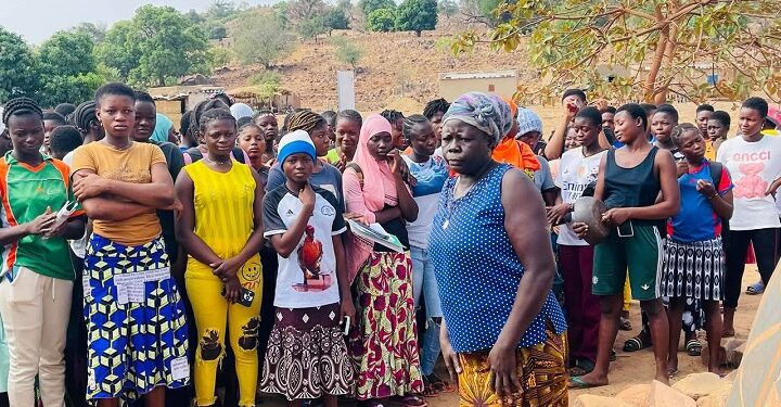 Dora peinture murale Kassena : Des centaines de lycéennes prennent part au concours