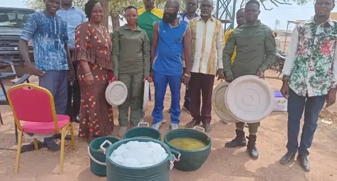 Namentenga: Une promotrice de restaurant offre du tô aux forces combattantes