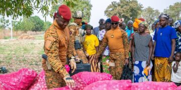 Journée internationale de la Femme 2025 : Visite surprise du Chef de l’État aux productrices de légumes à Zongo