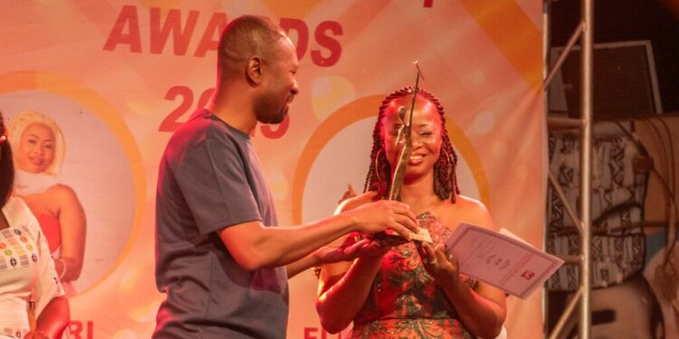 BF1 Woman’s Clips Awards 2025 : Retour sur le sacre de l’artiste chanteuse Da Yéri