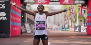 Marathon de Londres : l’Éthiopienne Tigst Assefa signe un record du monde