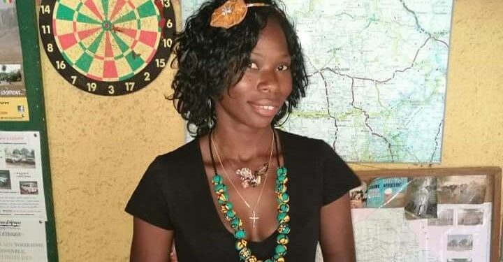 Cécile Kini : Une artisane aux mains en or