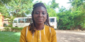 Ouagadougou : Une stagiaire de l’ISTIC sauve plusieurs enfants d’un bus en feu