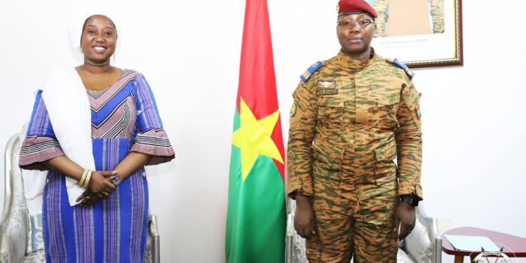 Musique : Malika la Slamazone chez la ministre Kaboré pour sa nouvelle sortie musicale