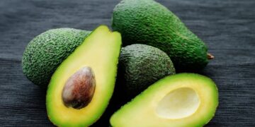 Astuce : Voici comment utiliser le noyau d’avocat pour obtenir une peau saine