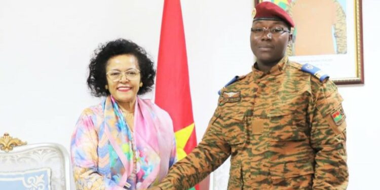 La ministre Commandant Passowendé Pélagie Kaboré reçoit en visite une délégation du NEPAD conduite par Nardos Bekele Thomas
