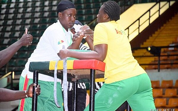 Sport Bras de fer : Stessie Martiale Sawadogo et Patricia Ouattara décrochent 2 médailles d’argent
