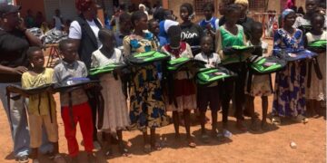 Réseau international des Lionnes en Action offre 30 kits scolaires à des déplacés internes 