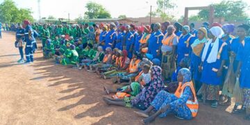 Salubrité  : Le camp Sangoulé Lamizana assaini par des militaires et des femmes de la brigade verte