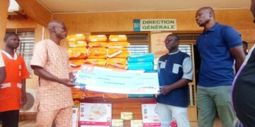 Ouagadougou : l’entreprise ASABOF offre aux quintuplés de l’hôpital Bogodogo, un don d’un million de francs CFA