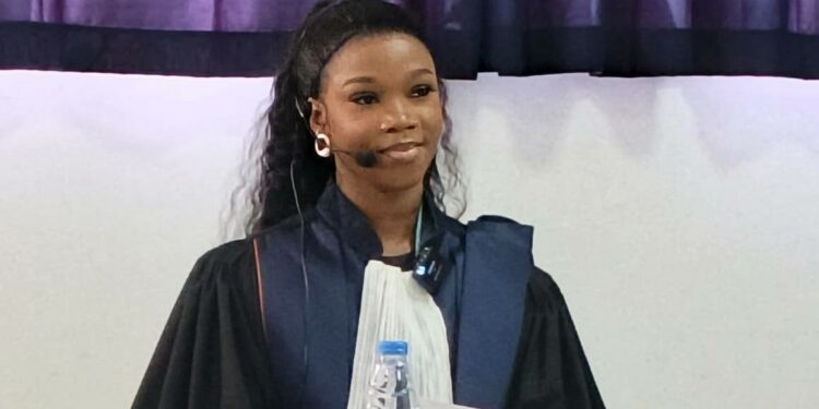 Soutenance de thèse : Ratam-Noga Sakinatou Tiendrebeogo, accueillie dans la famille des pharmaciens burkinabè